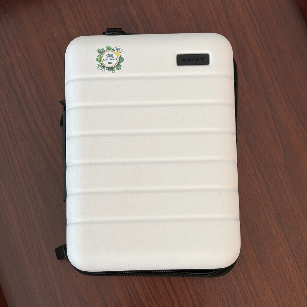 Away Mini White Suitcase Wristlet Packing Cube Bag Clutch 7" x 5" x 3" Travel